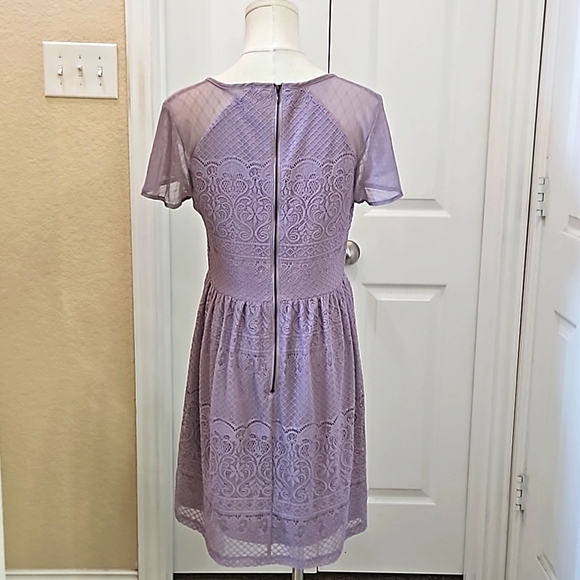 Xhilaration Pastel Purple Lace Flutter Sleeve Dress Size Small - Picture 3 of 8